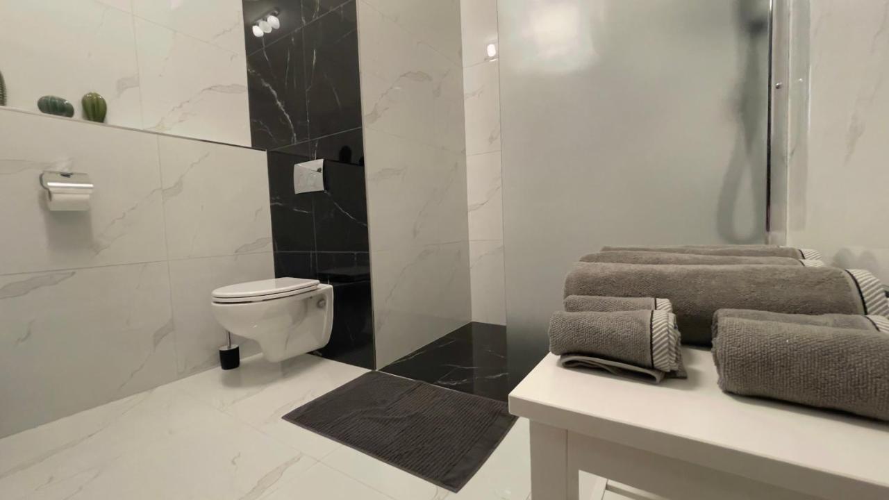 R&J Apartmany Broumov Bagian luar foto