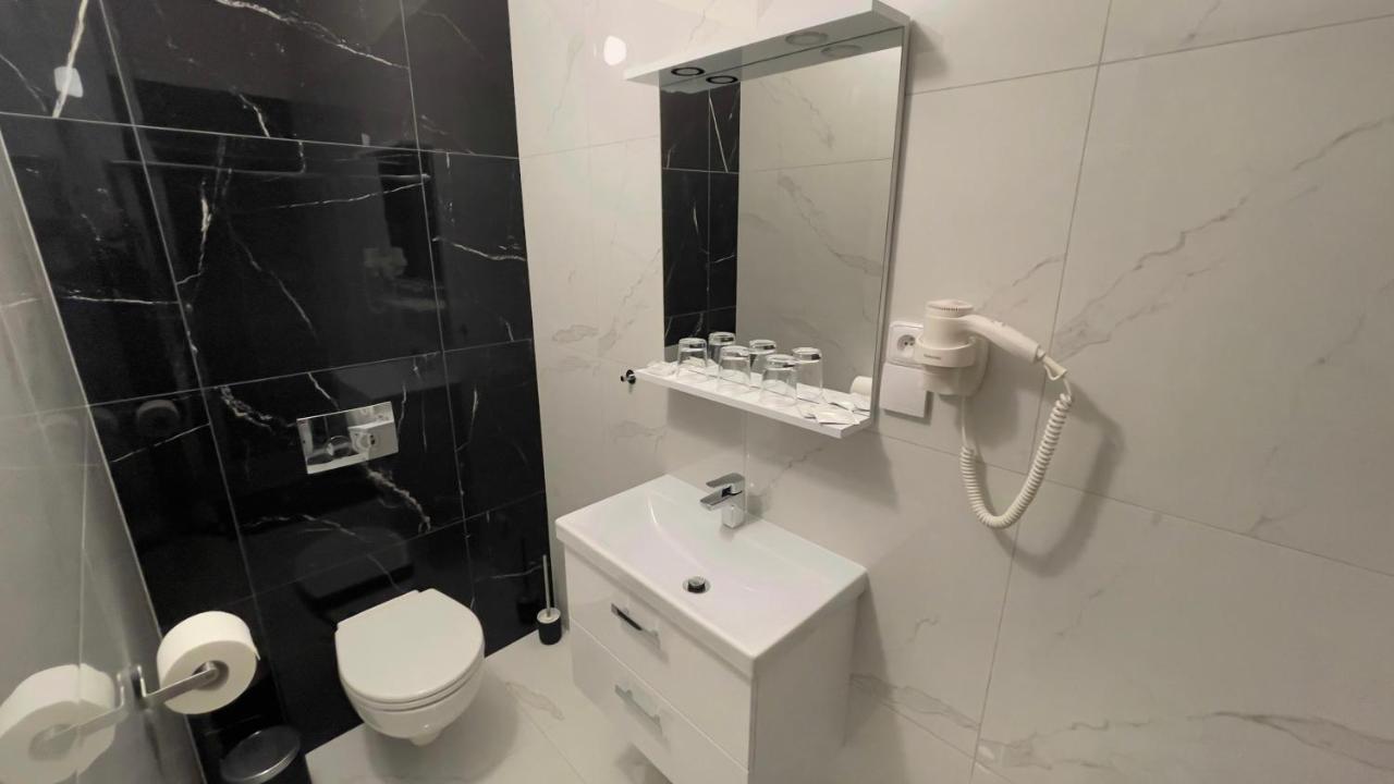 R&J Apartmany Broumov Bagian luar foto